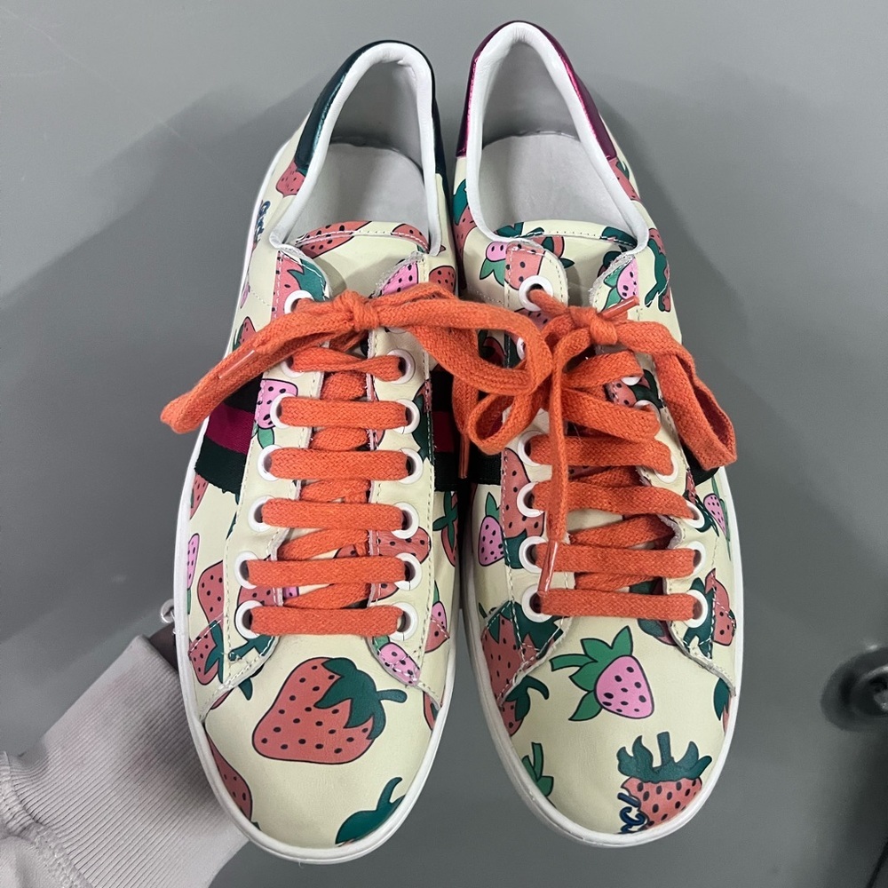 Gucci Women's Sneakers with Strawberry Print and Orange Laces